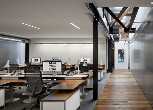创新的复式办公室装饰空间，既美观又舒适