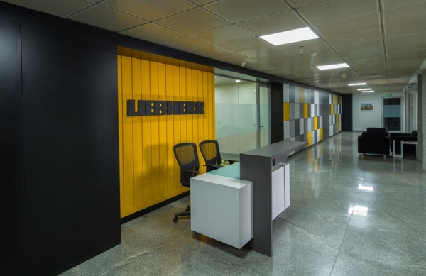 孟买Liebherr工程机械制造公司办公室装修
