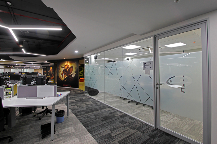 如何设计200平方的办公室装修布局？