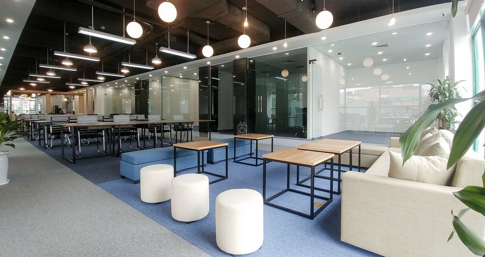 办公楼装修设计使用陶瓷防静电地板的好处